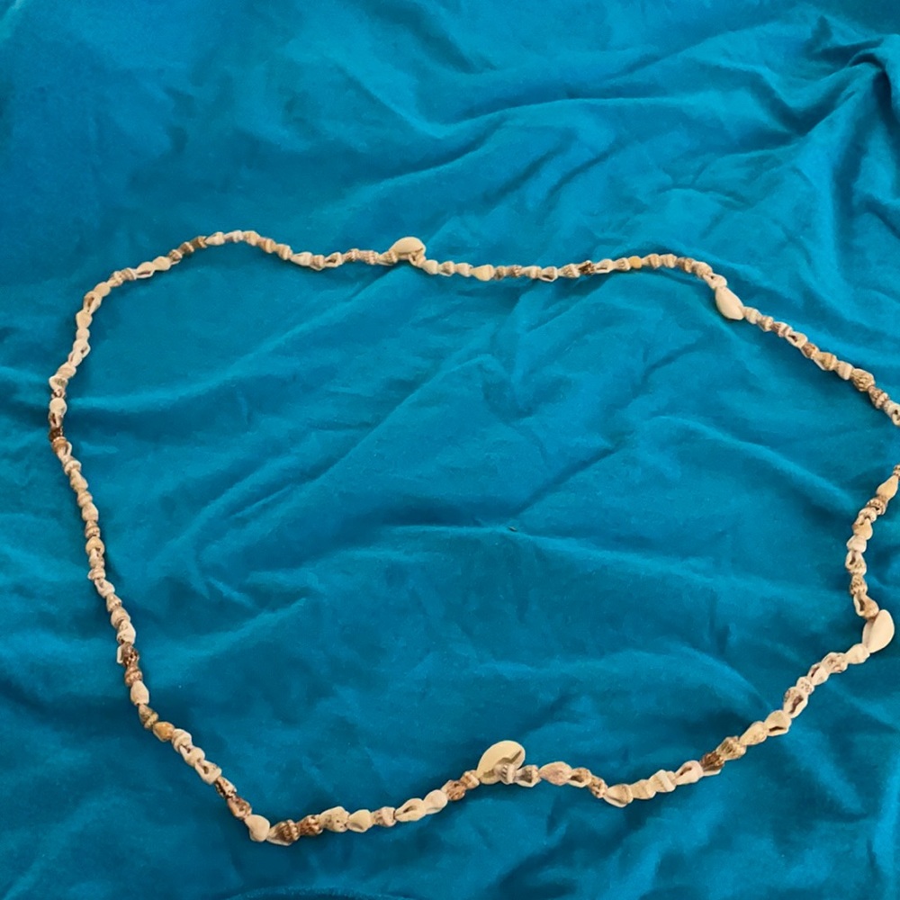 Small sell necklace